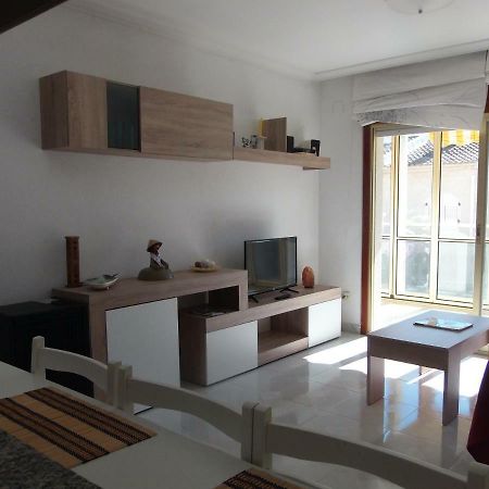 Cozzy Flat In A Quiet And Nice Area / Acogedor Apartamento En Zona Tranquila Y Agradable Appartement Cambrils Buitenkant foto