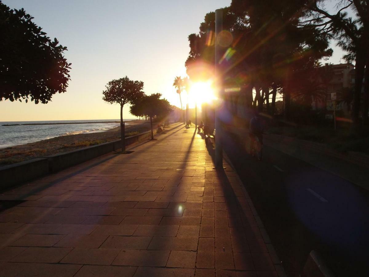 Cozzy Flat In A Quiet And Nice Area / Acogedor Apartamento En Zona Tranquila Y Agradable Cambrils Buitenkant foto
