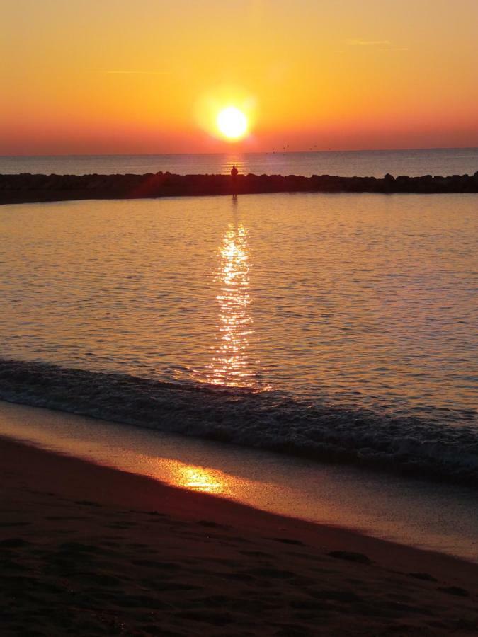 Cozzy Flat In A Quiet And Nice Area / Acogedor Apartamento En Zona Tranquila Y Agradable Cambrils Buitenkant foto
